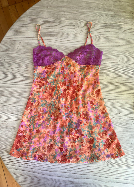 Stunning Victoria’s Secret lace slip💐