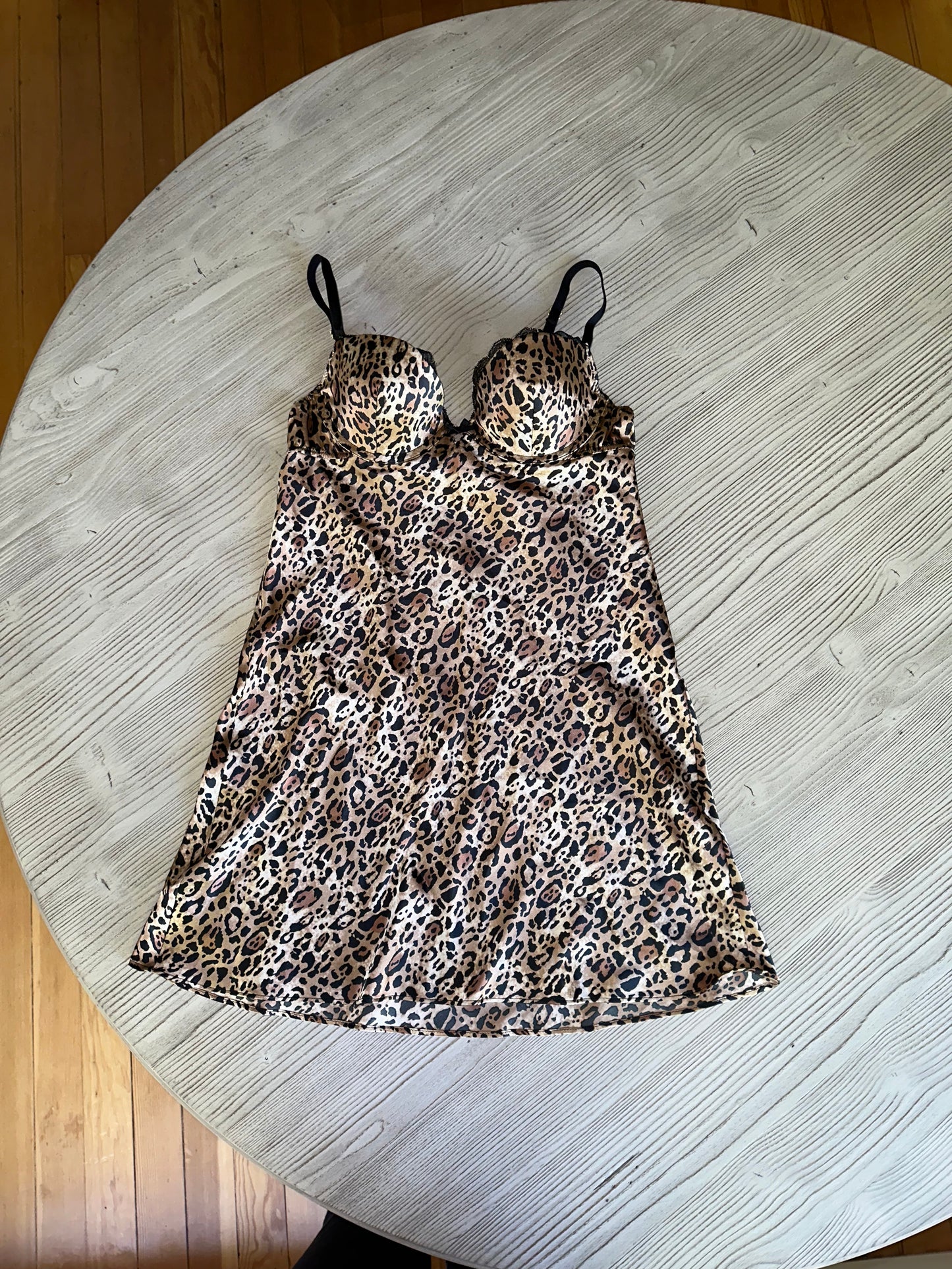 Victoria’s Secret leopard baby doll slip🐆(xs/s)