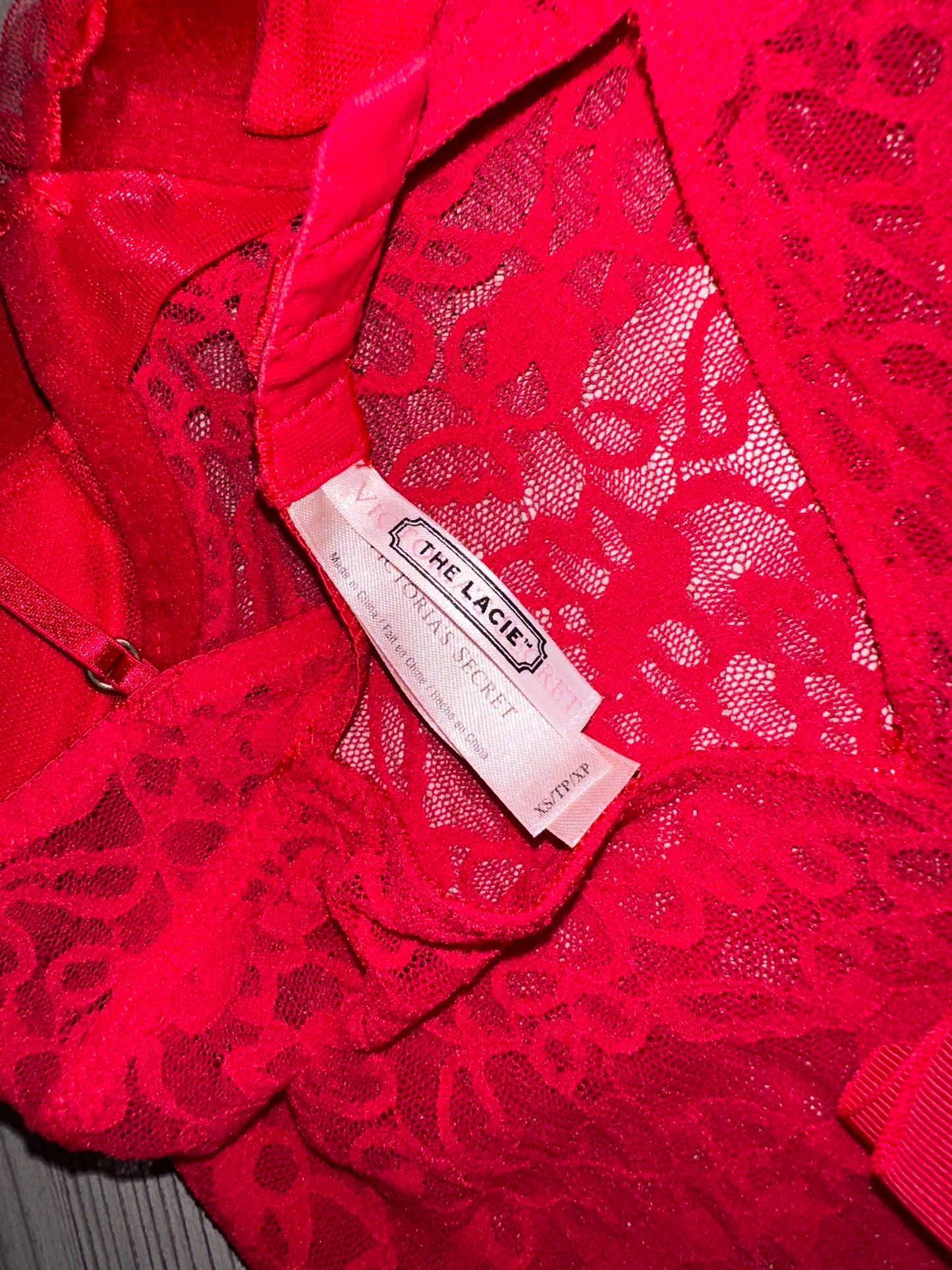 Victoria’s Secret red lace slip dress(XS)💋