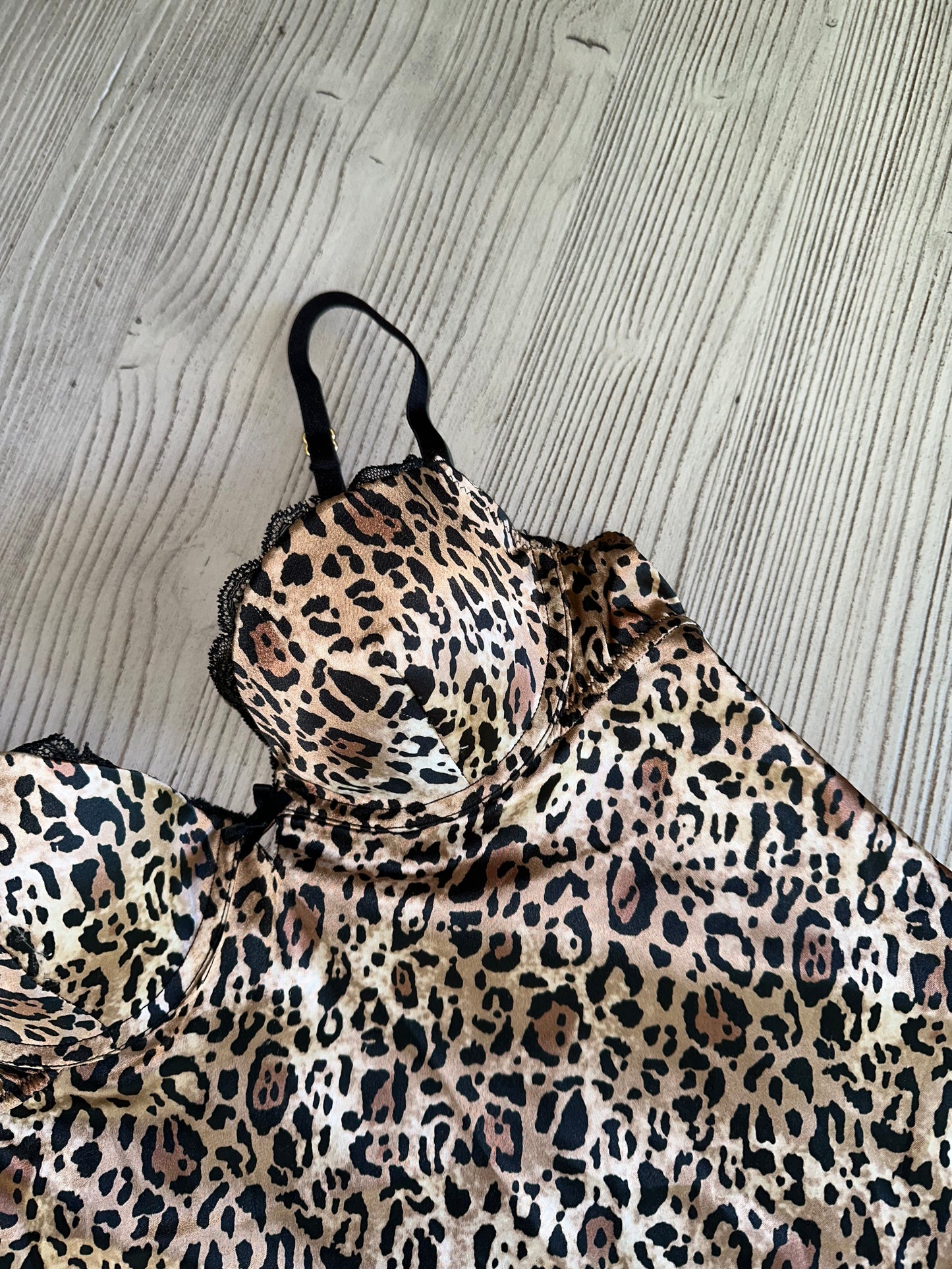 Victoria’s Secret leopard baby doll slip🐆(xs/s)